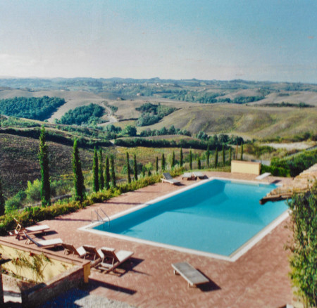THE PERFECT TUSCAN VILLA FOR YOU AND 20 OF YOUR CLOSEST FRIENDS