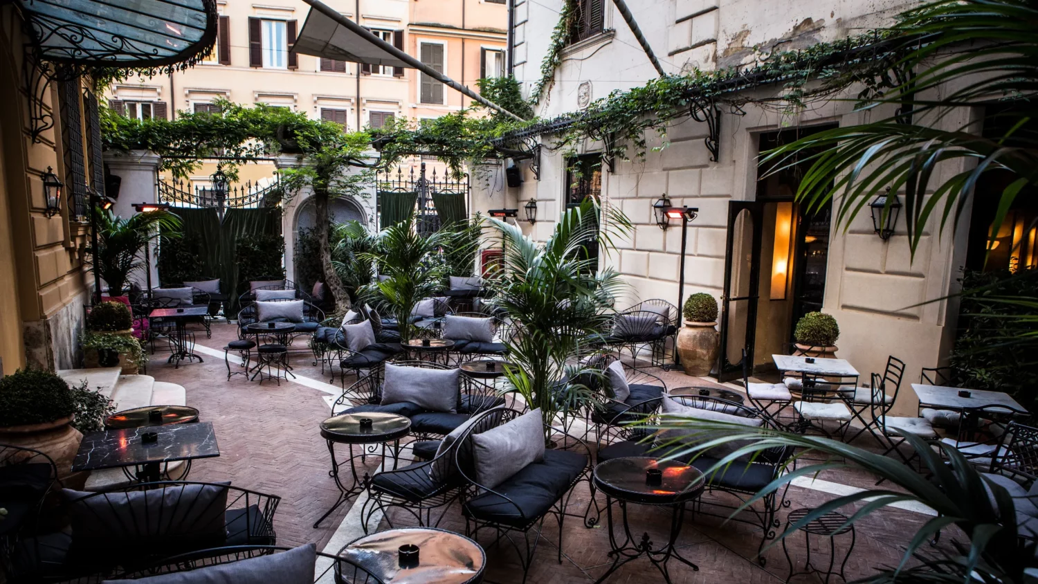 hotel locarno courtyard Rome