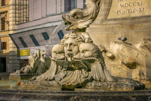Piazza della Rotunda fountain sculpture