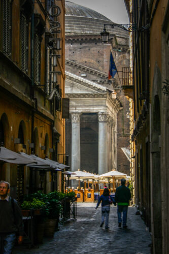 Alley view of Piazza della Rotunda