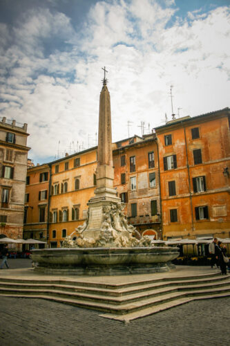 Piazza della Rotunda obelisk