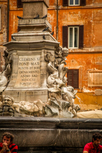 Piazza della Rotunda fountain details