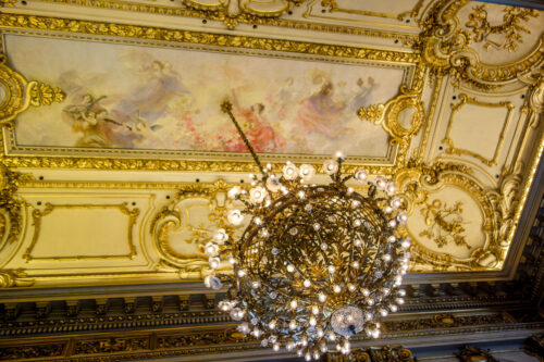 El Teatro Colón chandelier