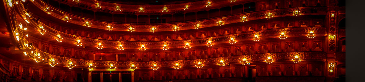 El Teatro Colón lights