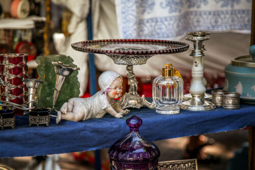 San Telmo antique display