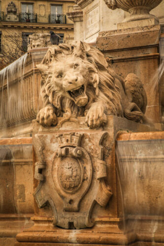 Jardin du Luxembourg lion fountain