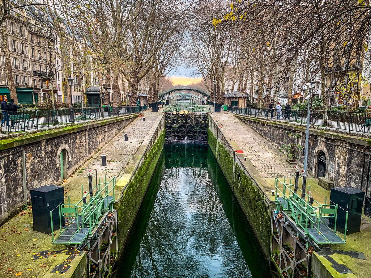 Canal Saint-Martin moss
