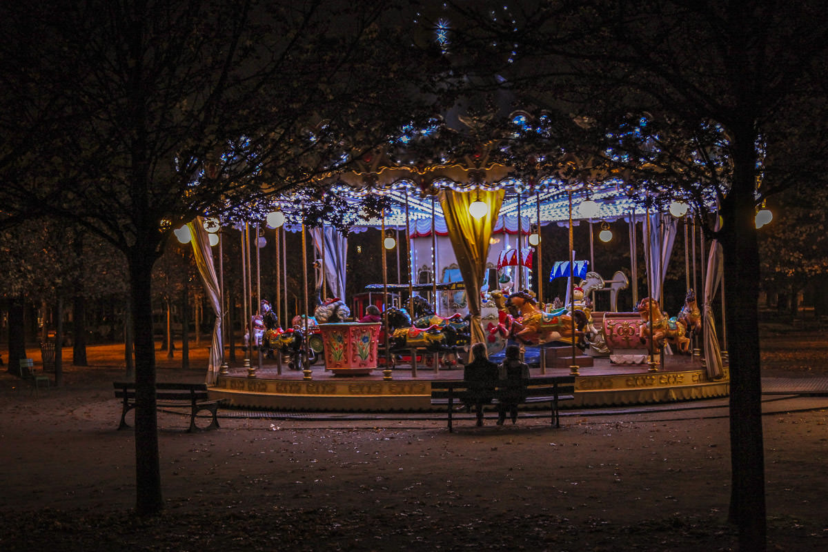 Jardin des Tuileries merry-go-round