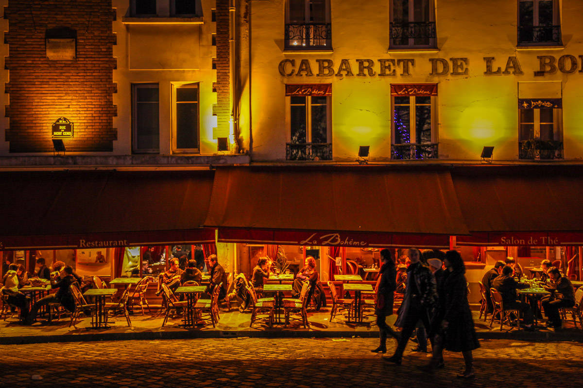 Montmartre cafe at night