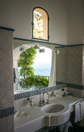 Hotel Miramare Positano bathroom decor