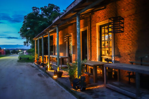 Restaurante Garzón outdoor seating at night