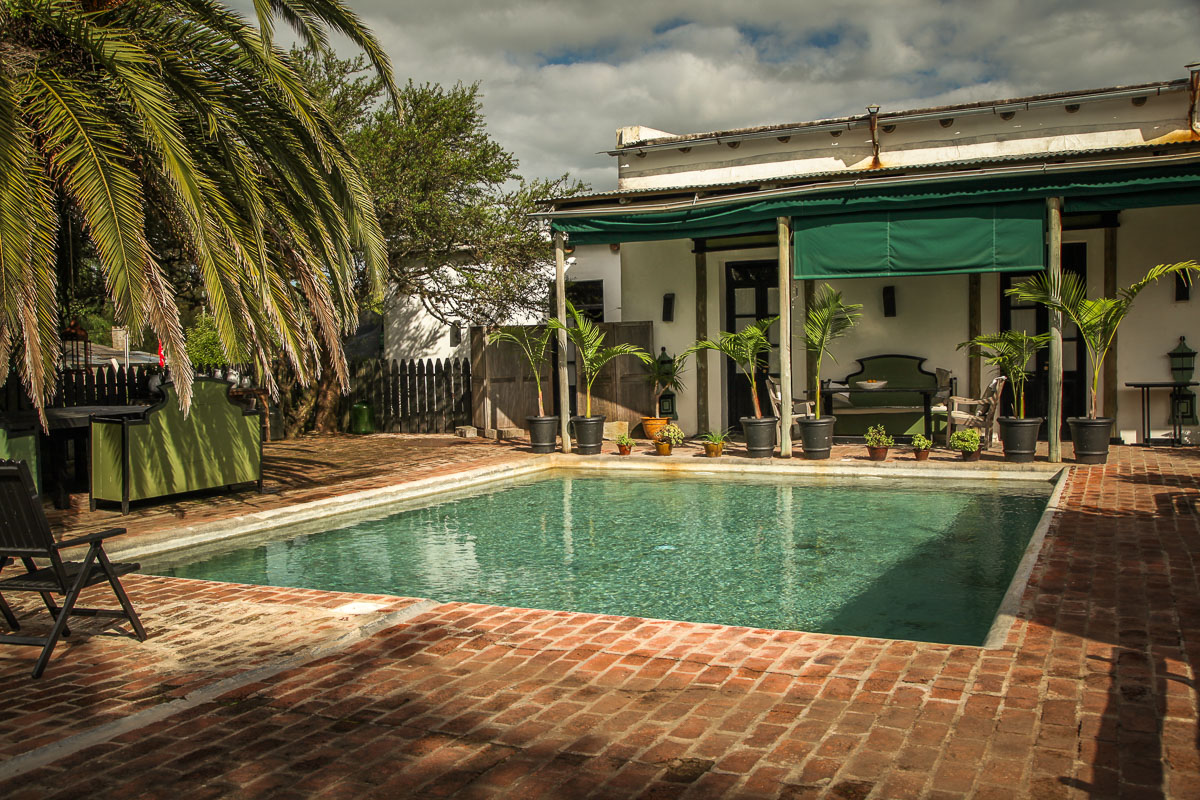 Hotel Garzón pool area