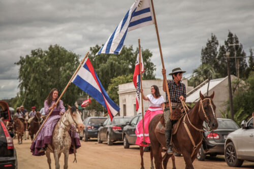 Garzón gaucho parade flags