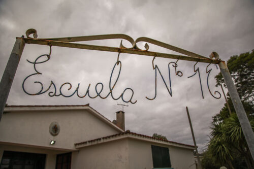 School sign Pueblo Garzón