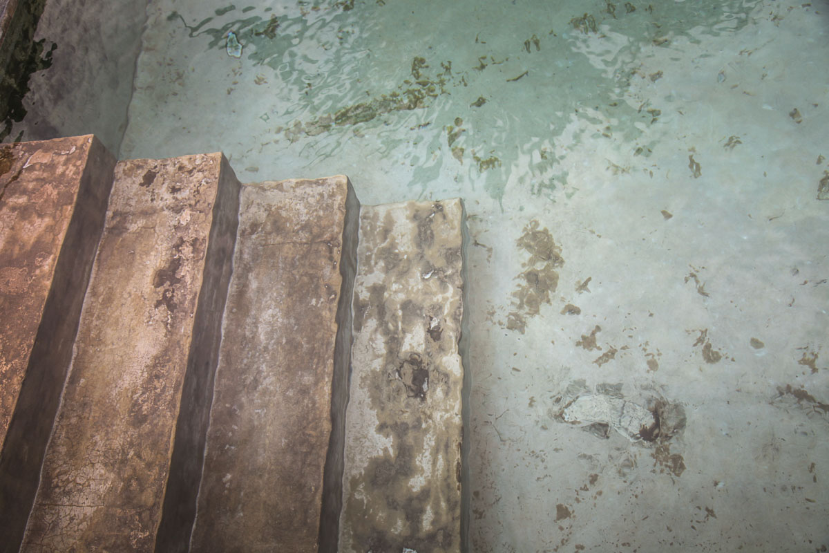 pool steps Hotel Garzon