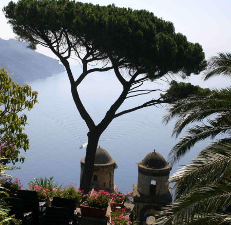 A POSTCARD PERFECT TOWN HIGH OVER THE AMALFI COAST