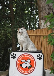 Praia do Cachorro sign