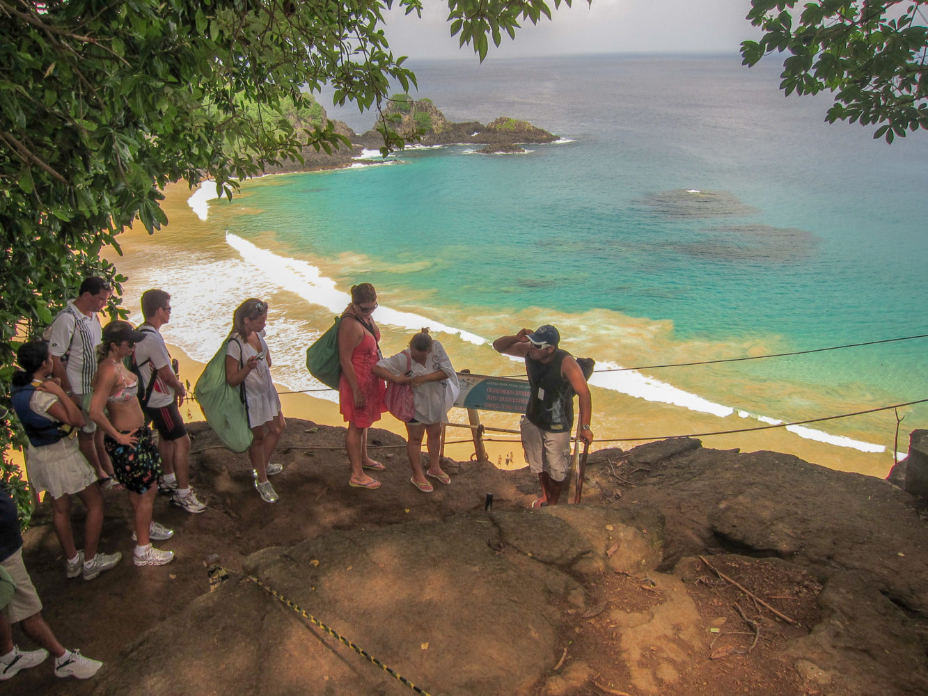 Fernando de Noronha Praia do Sancho group