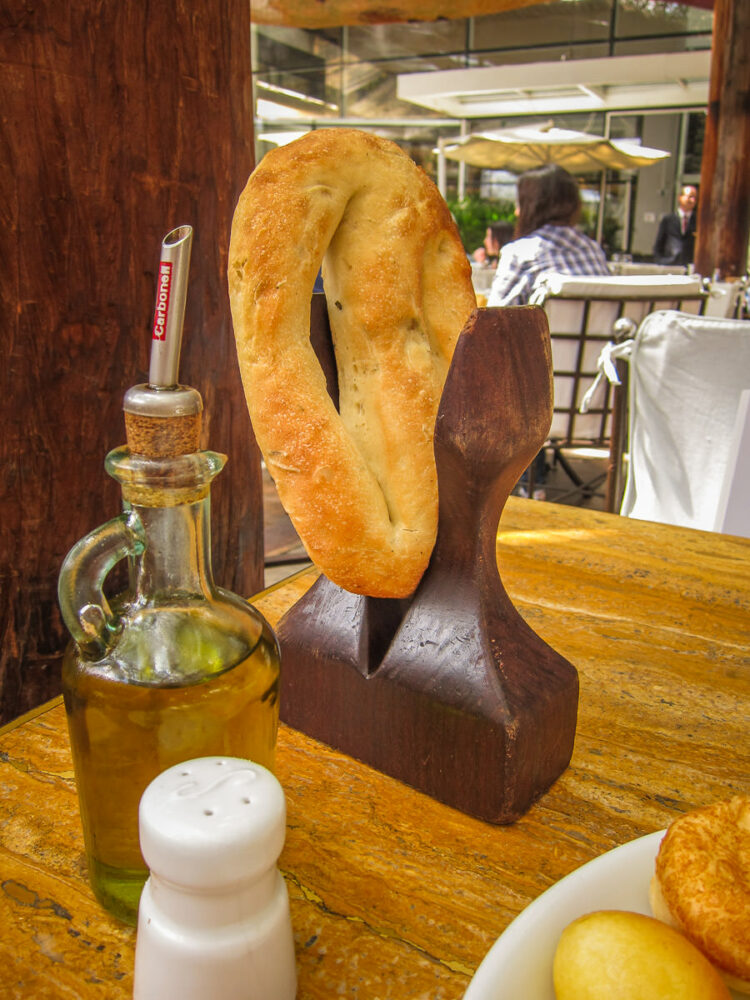 Figueira Rubaiyat bread holder