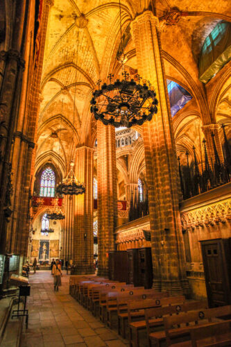 Catedral de Barcelona view of entrance