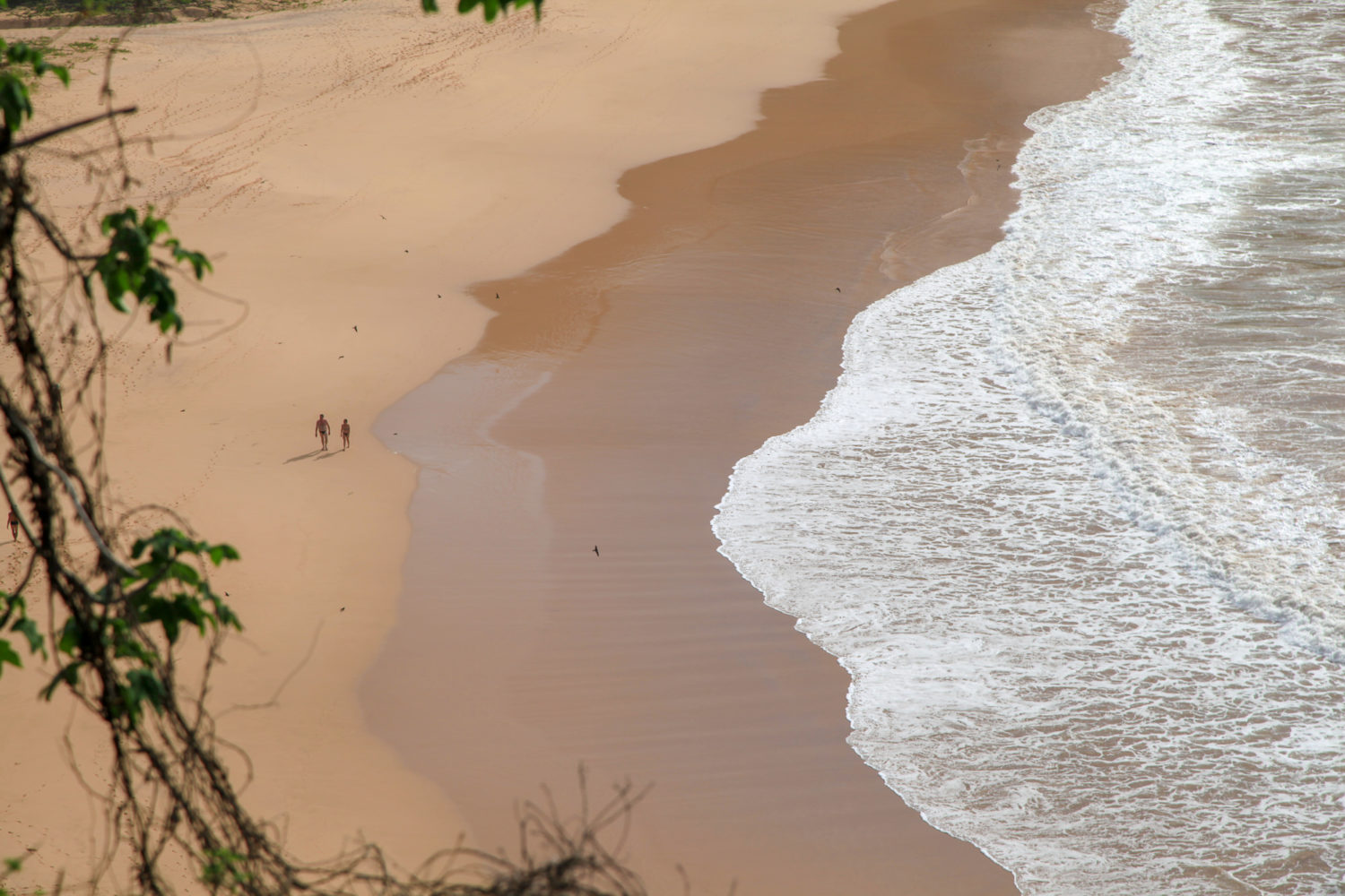 Fernando de Noronha Praia do Sancho beach walkers