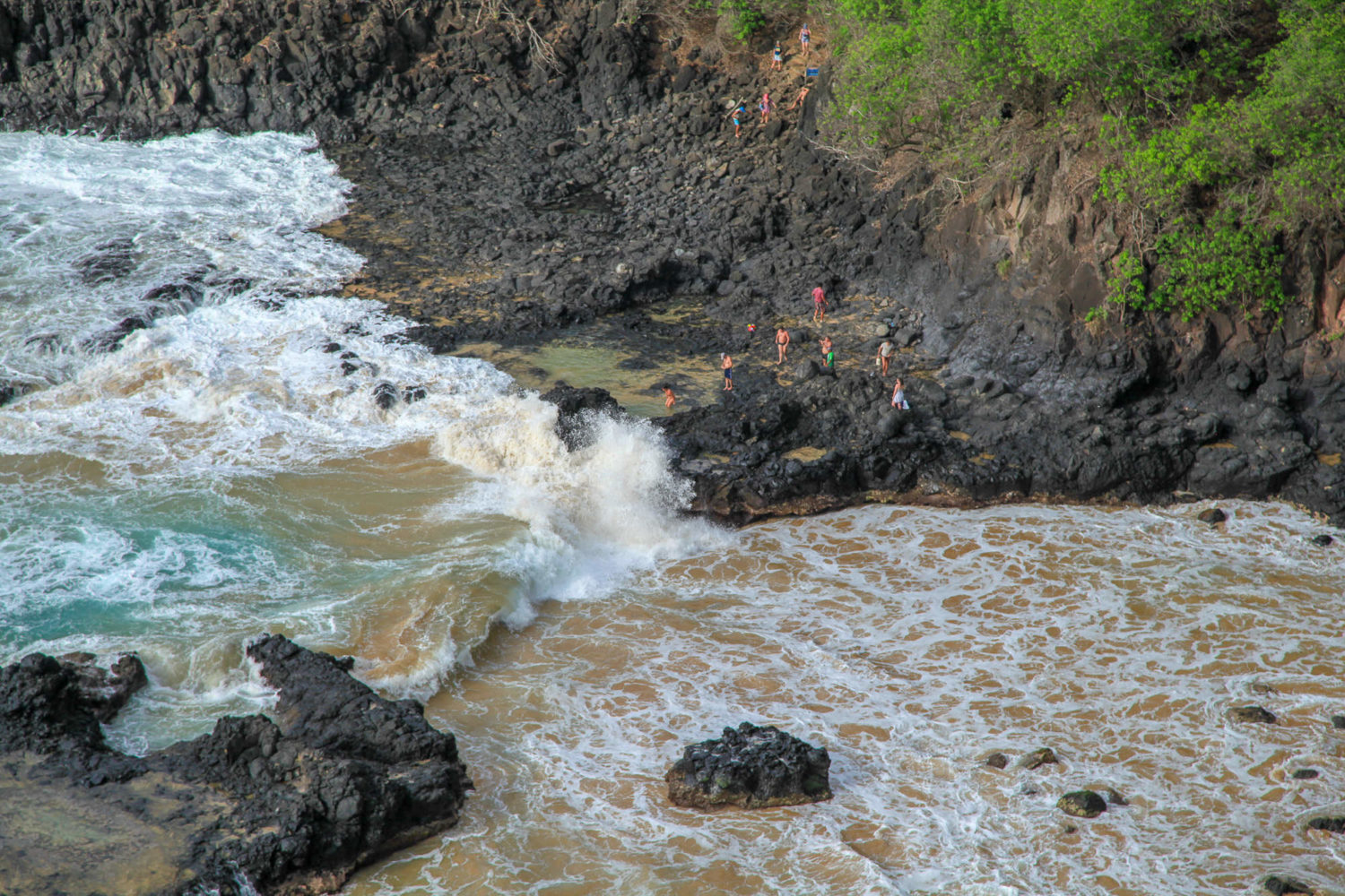 Fernando de Noronha Dois Irmãos big surf