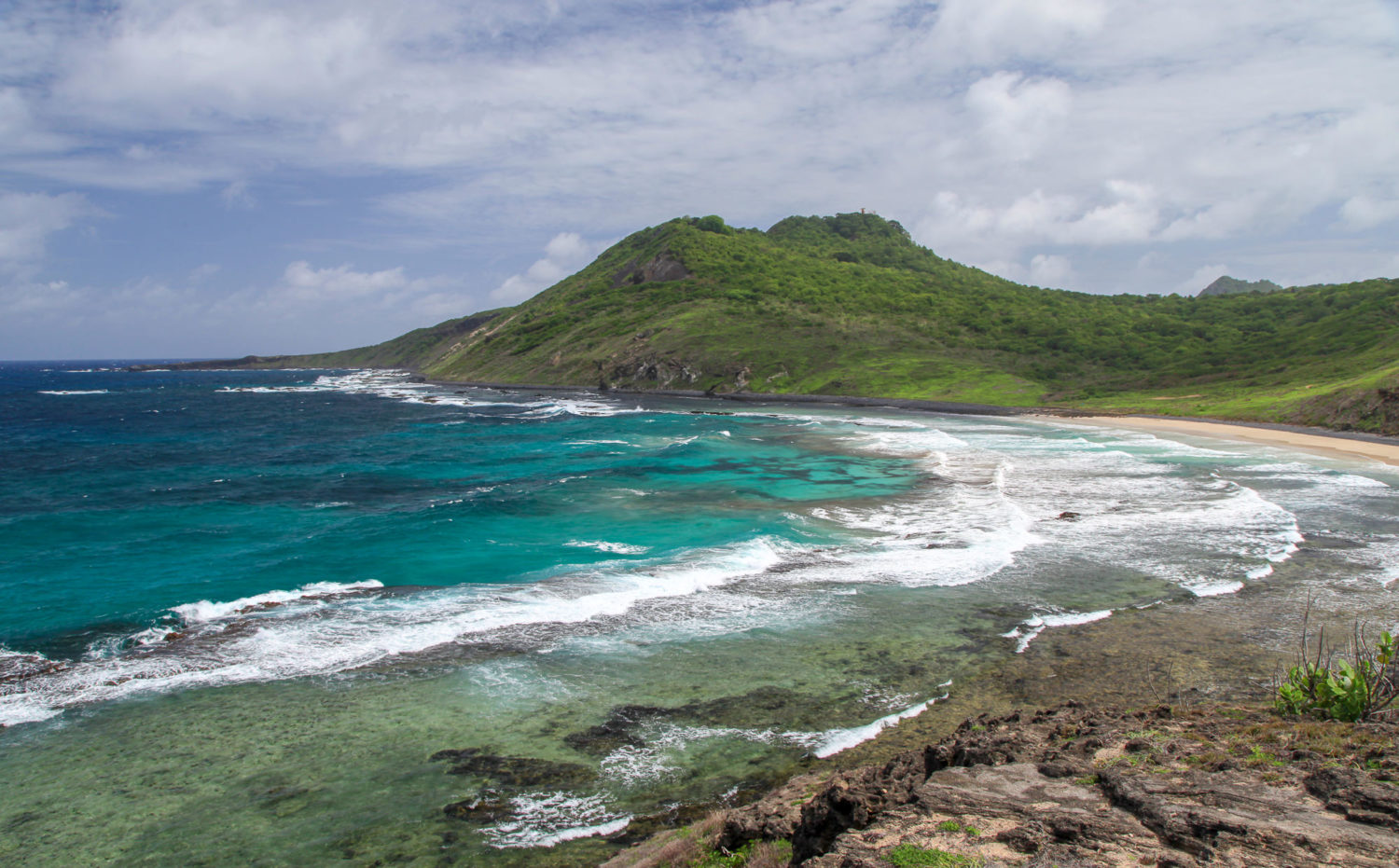 Buraco da Raquel on the north end.