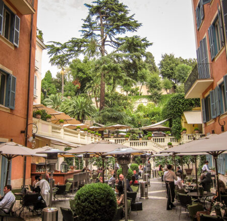 STAY IN LUXURIOUS PRIVATE GARDENS IN THE HEART OF ROME