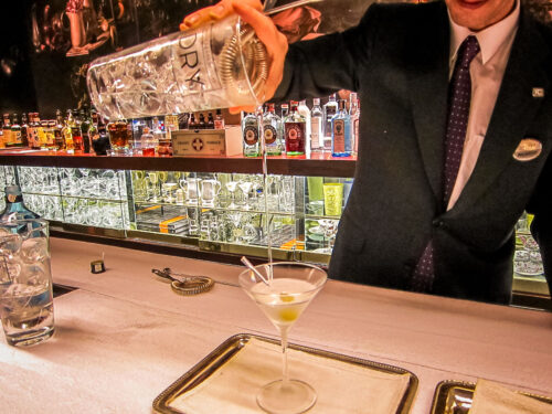 Dry Martini Bar Madrid pouring