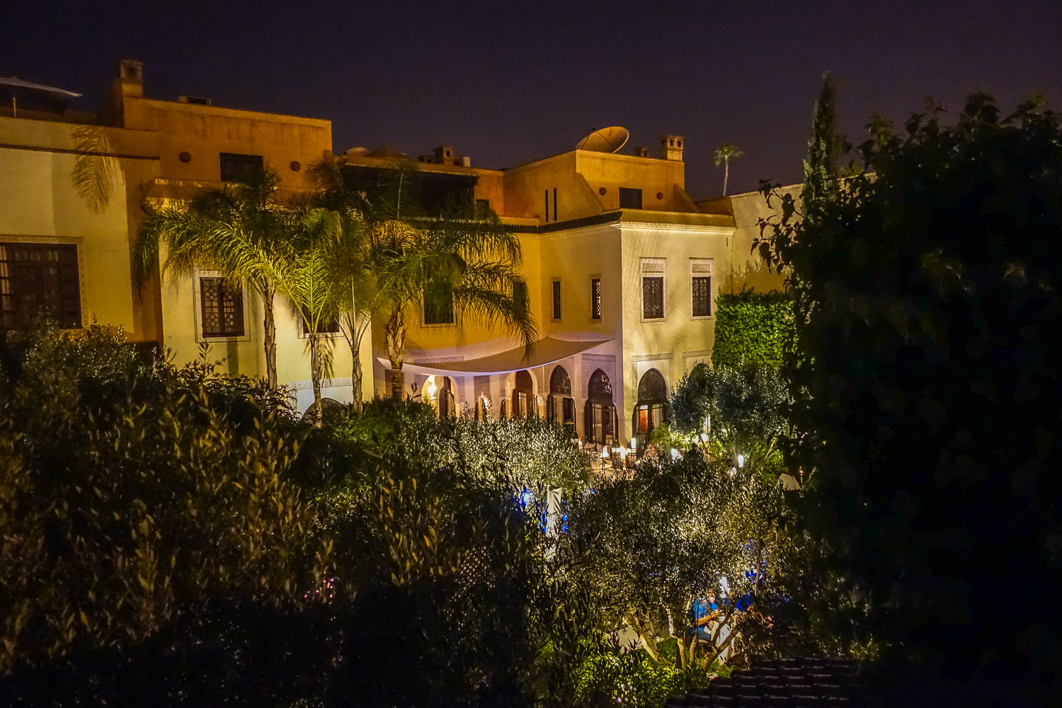 Villa des Orangers exterior at night