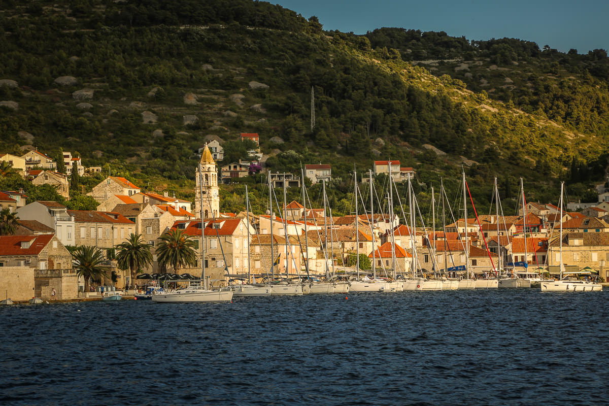 Vis harbor from water