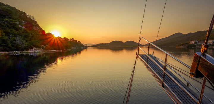 CHARTER A SAILBOAT ALONG THE  COAST OF CROATIA