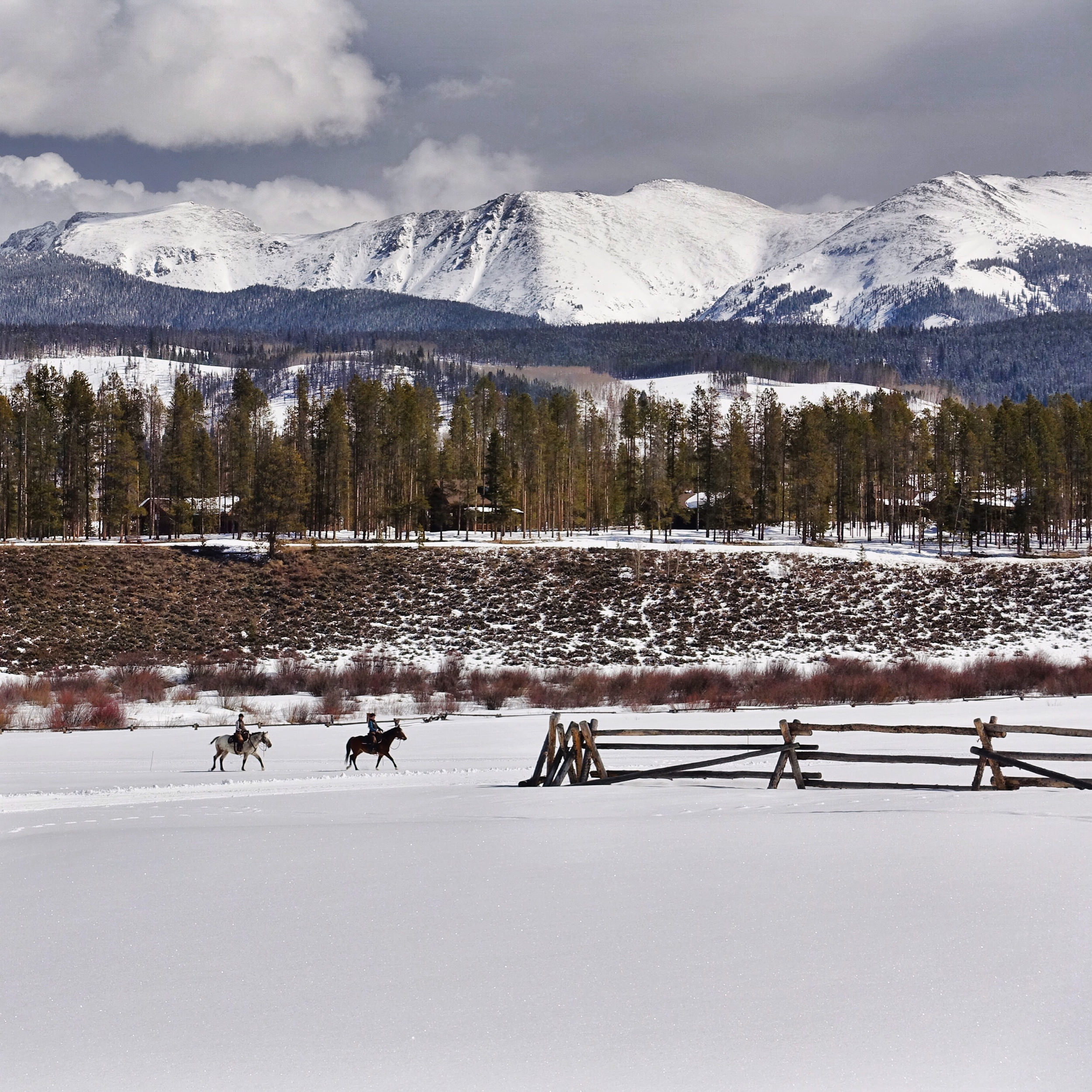 Davis Ranch Colorado A YEAR ROUND COLORADO DUDE RANCH - You Should Go Here
