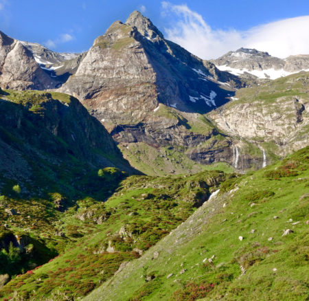 THREE GREAT HIKES IN THE STUNNING HAUTES-PYRÉNÉES IN FRANCE