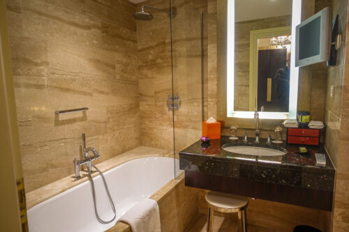 Mandarin Oriental bathroom