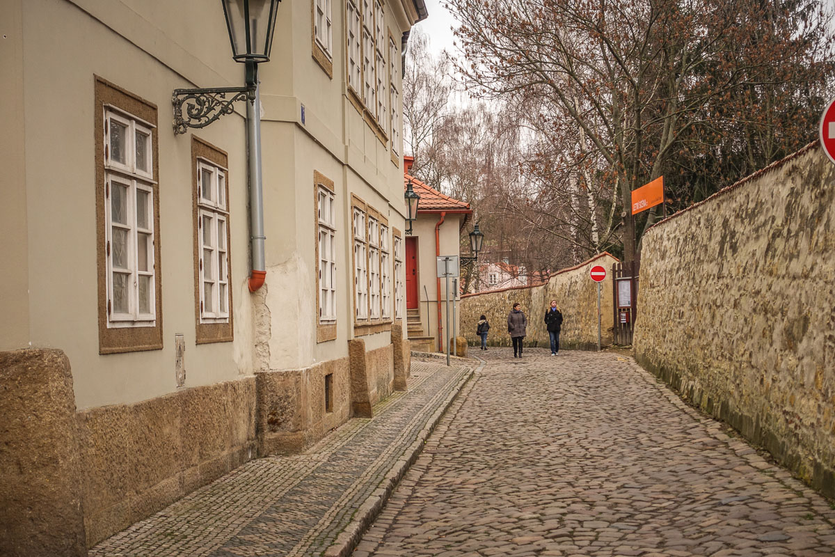 alley behind Prague Castle