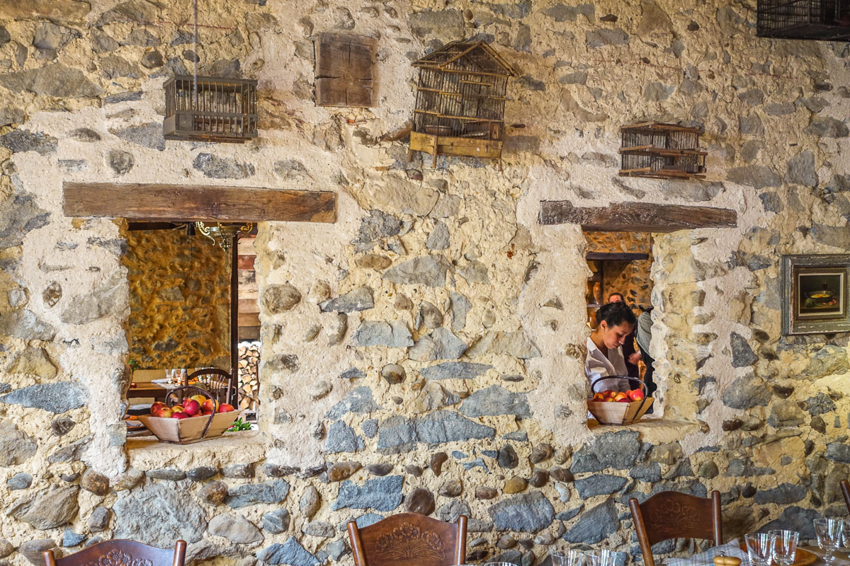 La Ferme aux Grives Les Prés d'Eugénie walls