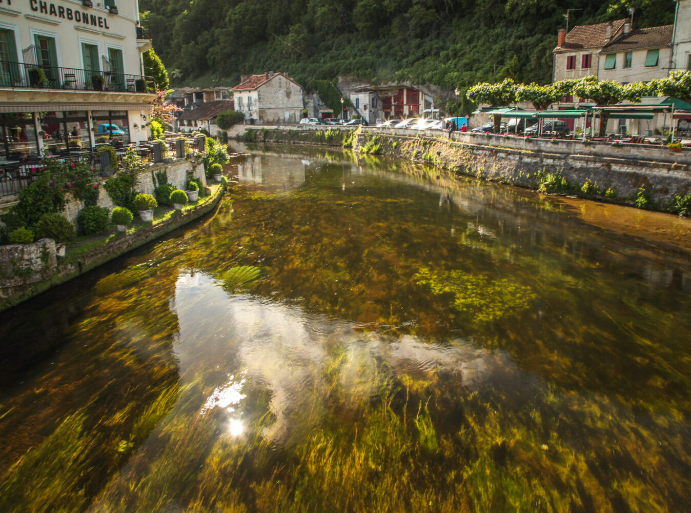 flowing river Brantôme