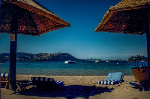Grand Hôtel Cala Rossa beach umbrellas