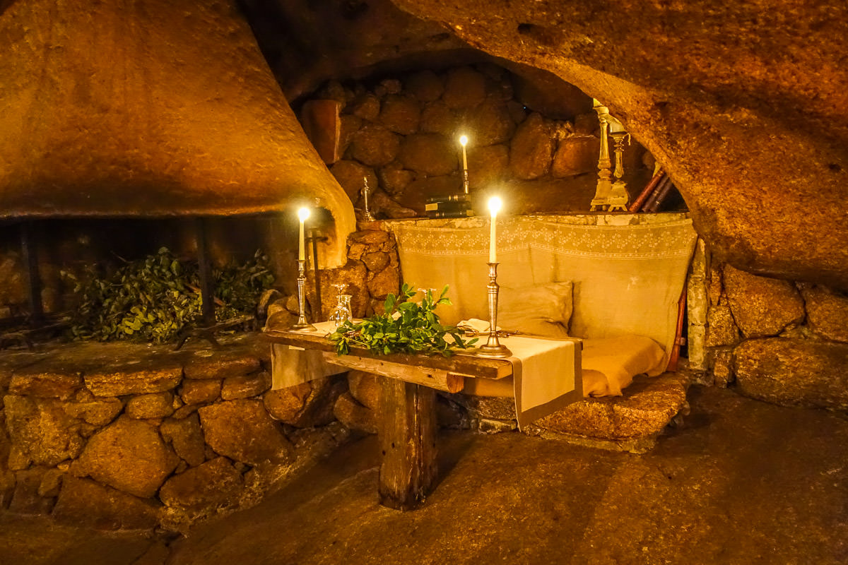 Domaine de Murtoli La Grotte dining nook