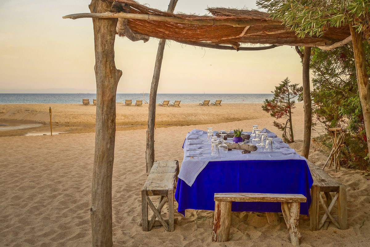 Domaine de Murtoli dinner table on beach