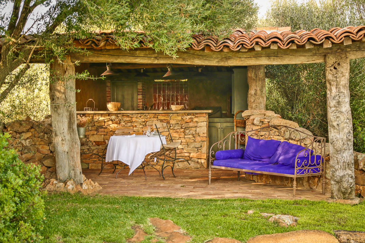 Domaine de Murtoli A Tiria outdoor kitchen setup