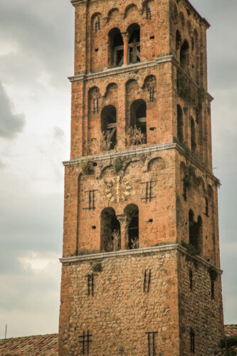 Moustiers-Sainte-Marie tower detail
