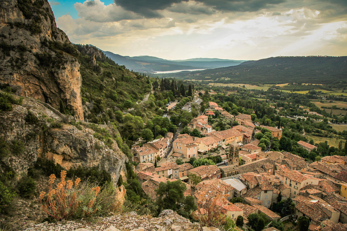 view over Moustiers-Sainte-Marie