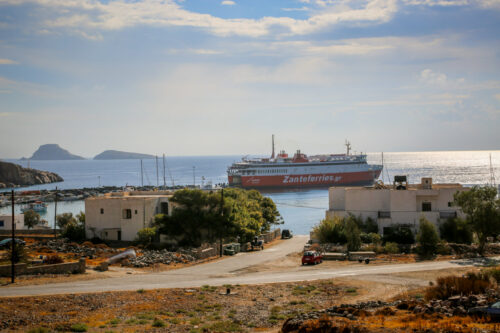ferry in Folegandros