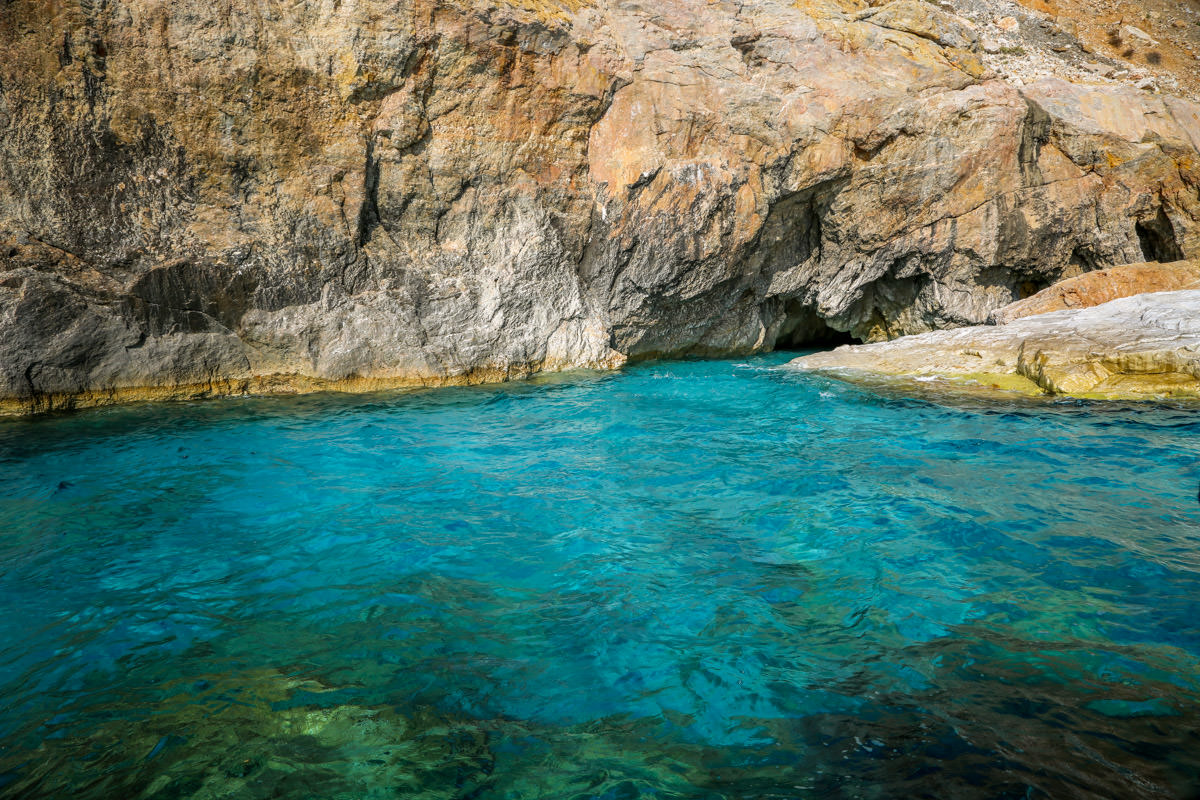 blue grotto Folegandros