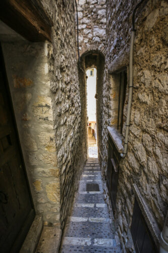 narrow alley Saint-Paul de Vence