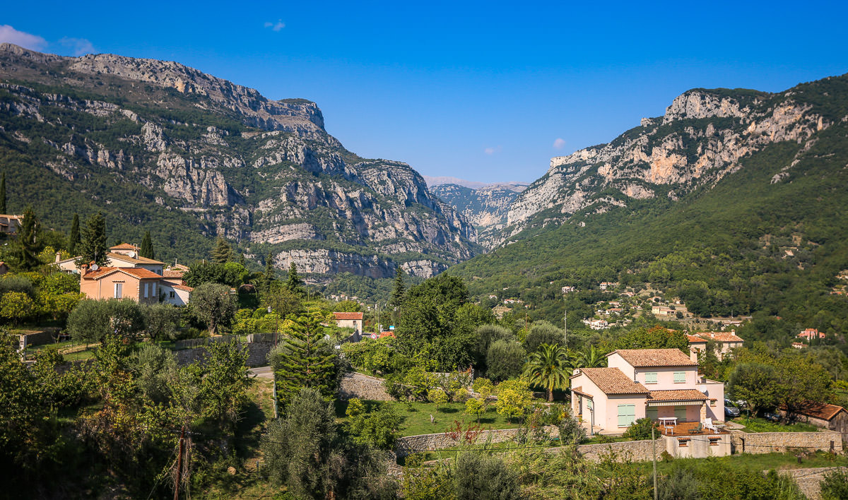 Bar-sur-Loup valley