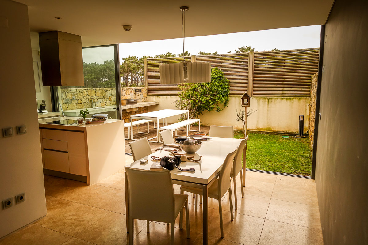 Areias do Seixo villa dining room