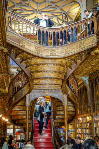 LIVRARIA LELLO wood staircase